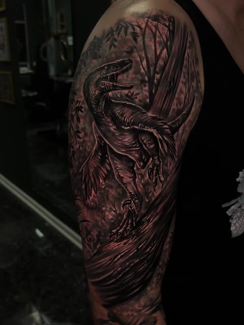 Manga black and grey, tatuador Alexander Terrero Sánchez · Tallahassee