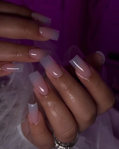 Uñas cuadradas ombré, artista de uñas Mumyta Martínez Avilés · Tallahassee